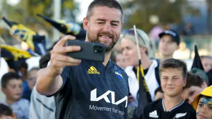 image: Coles and Love return to Hurricanes line-up