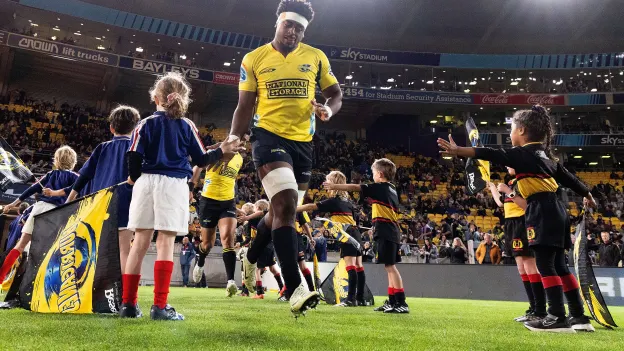 image: Hurricanes aim to overcome Eden Park hurdle against formidable Blues