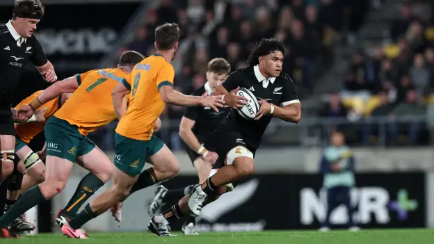 image: Wallace Sititi re-signs with NZR and the Chiefs