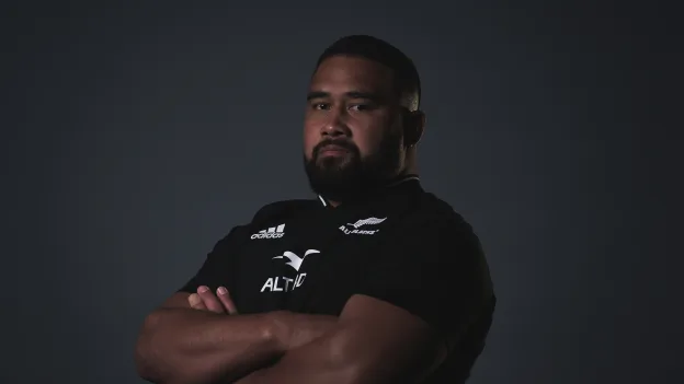 Nepo Laulala extends commitment to New Zealand Rugby and the Blues