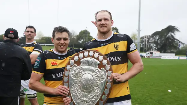 image: Taranaki lift the Log o' Wood and quarterfinalists confirmed