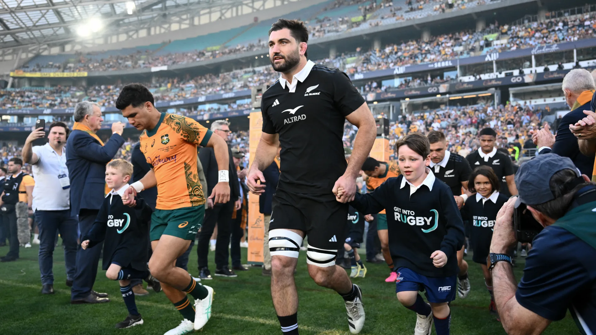 Luke Jacobson Re-Signs Through to 2027 | All Blacks News | Black Ferns ...