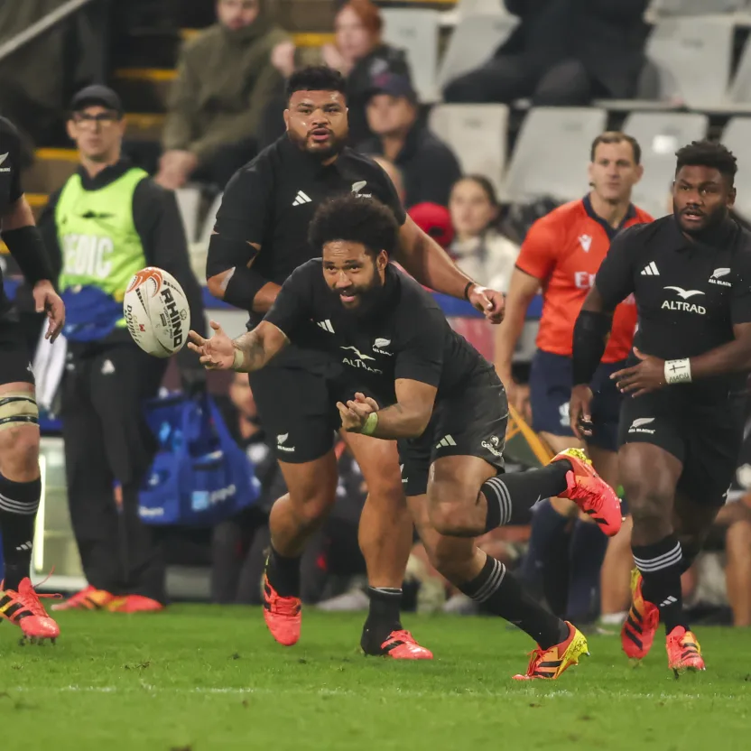 Fehi Fineanganofo re-signs with New Zealand Rugby to the end of 2027